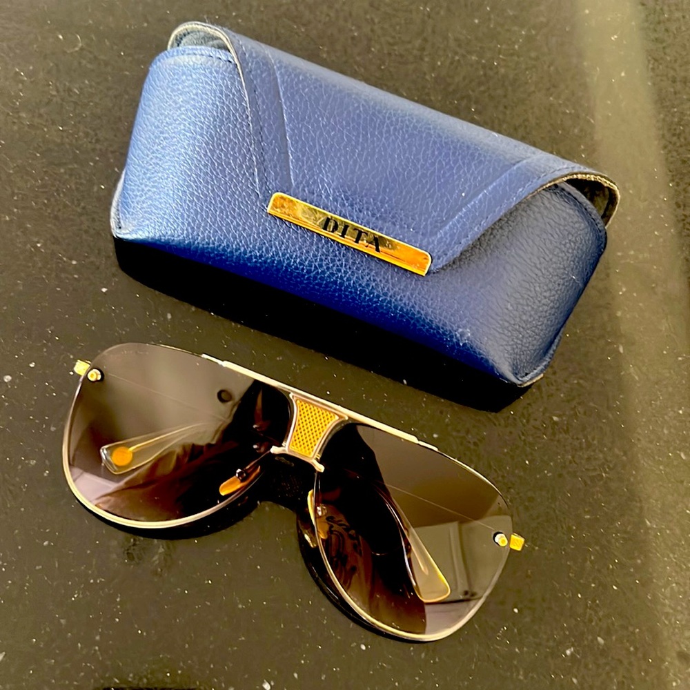 DECADE-TWO limited edition
DRX-2082-B-BLK-GLD